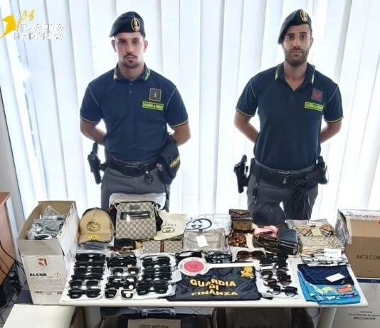Oltre 5 mila articoli contraffatti sequestrati dalla Guardia di Finanza ad Alghero