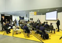 Giappone, l’ambasciatore italiano Vattani in visita a BioJapan 2026