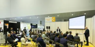 Giappone, l’ambasciatore italiano Vattani in visita a BioJapan 2026