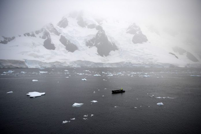 Straordinarie immagini di una Crociera di spedizione nel continente bianco, la Penisola Antartica , oltre il Circolo Polare Artico