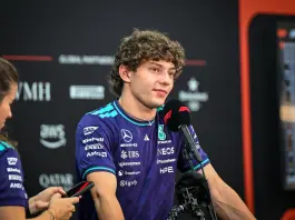 F1 a Singapore: Antonelli non fa calcoli, Hamilton pronto ad attaccare