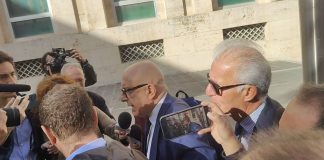 Inchiesta per corruzione, Armao rilascia dichiarazioni spontanee al gip. Interrogatorio fiume del deputato Ars Lombardo / Video