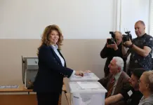Elezioni presidenziali in Bulgaria, domani il ballottaggio tra Yotova e Gyurov