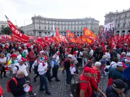 Cgil in piazza a Roma, l’annuncio di Landini: “Il 20 novembre sciopero generale”