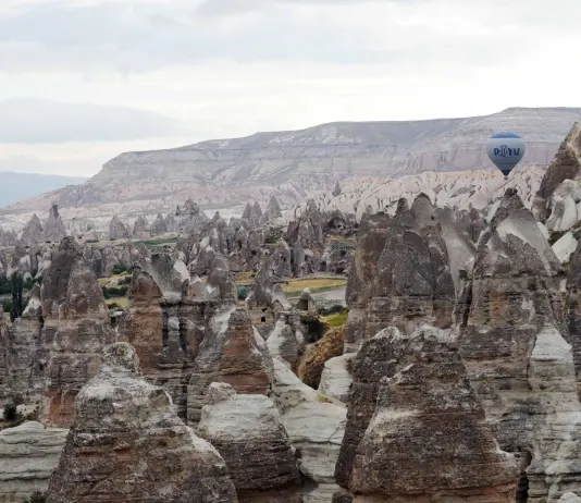 Turchia, crolla un “camino delle fate” in Cappadocia: due morti