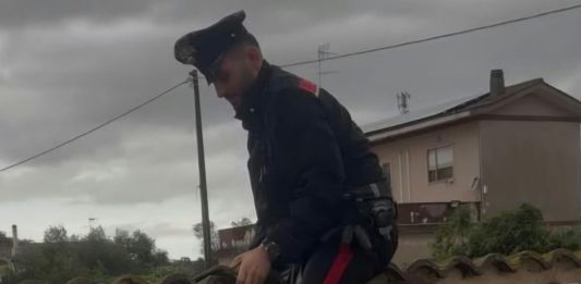 Temporali nel Lazio, danni e disagi dal litorale alla Capitale. Abitazione allagata a Nettuno, i Carabinieri salvano due persone