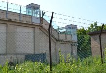 Detenuti in rivolta nel carcere di Pisa, torna la calma dopo ore di disordini. Quattro arresti