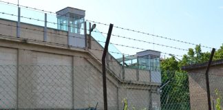 Detenuti in rivolta nel carcere di Pisa, torna la calma dopo ore di disordini. Quattro arresti