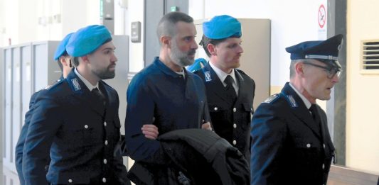 Omicidio Mansouri, la Procura di Milano chiede il rinvio a giudizio per l’ex poliziotto Carmelo Cinturrino