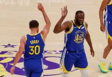 LeBron trascina i Sixers, Curry rimonta da -25 e batte Doncic: il recap della notte Nba