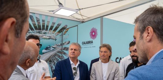 La Calabria al Salone Nautico di Genova, Mancuso: “La sfida è di trasformare il mare in un motore stabile di crescita”