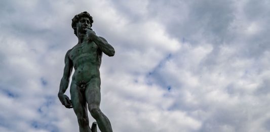 Trovata bombola di gas sotto il David in piazzale Michelangelo a Firenze, ritenuta inoffensiva