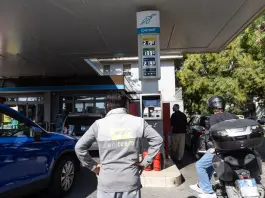 Prezzi medi sulla rete carburanti italiana ancora in calo nel fine settimana