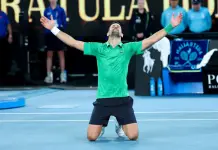 Djokovic vola in finale a Pechino, Medvedev squalificato
