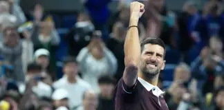 Djokovic vola in finale a Pechino, Medvedev squalificato