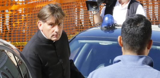 Don Antonio Coluccia insultato e minacciato alla periferia di Roma, tre denunce