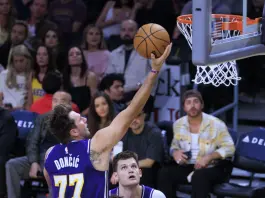 Doncic ne fa 52 e trascina i Lakers, OKC vince ma è in ansia per Jalen Williams