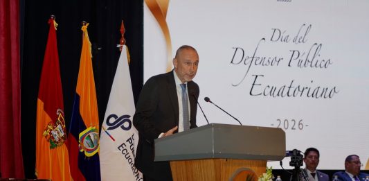 Ecuador, l’ambasciatore Davoli riceve un riconoscimento per la cooperazione italiana