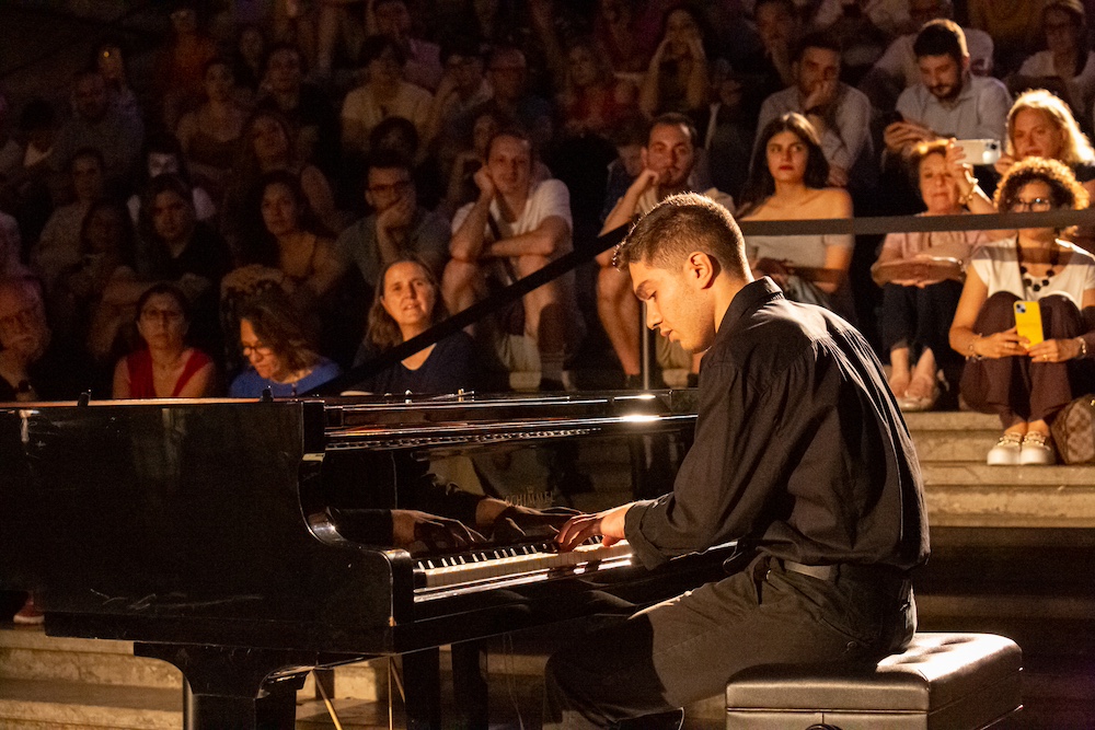 Al Teatro Massimo di Palermo i giovani pianisti Gargano e De Giorgi in concerto