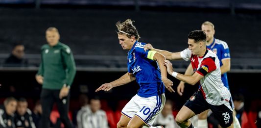 Primo ko per il Como in Champions, il Feyenoord si impone 3-2