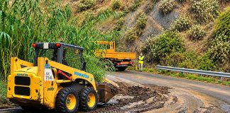 Maltempo, strade come fiumi a Lipari: allagamenti e disagi. Musumeci “Seguiamo l’evolversi della situazione”