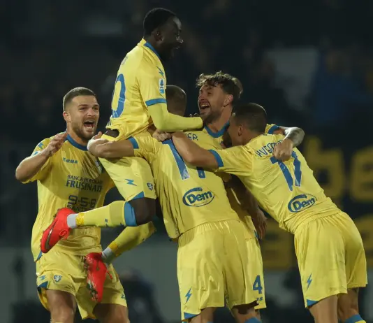 Il Frosinone regala gol e spettacolo, 5-1 al Lecce