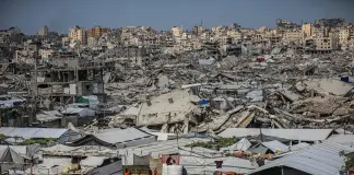 Raid israeliano su un condominio a Gaza City, 5 morti e numerosi feriti