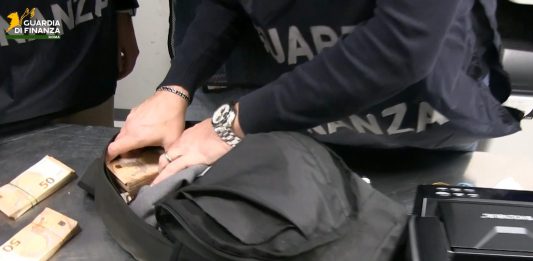 Aeroporto di Fiumicino, nel 2026 intercettati 96 milioni non dichiarati