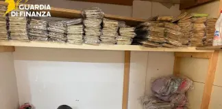 Sequestrati oltre 6.700 articoli contraffatti nel Catanese, una denuncia