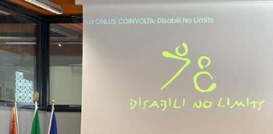 Giusy Versace sale in cattedra all’IIS Benedetti-Tommaseo di Venezia per parlare di tecnologia, sport e disabilità.