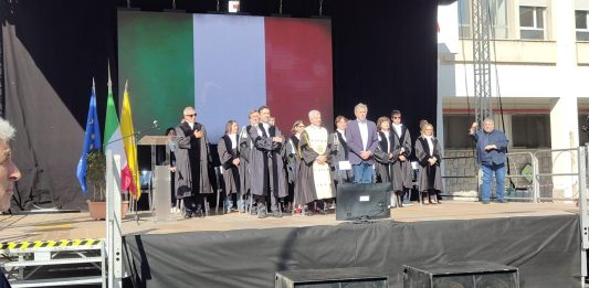 All’Università di Palermo lancio del tocco per i neolaureati magistrali / Video