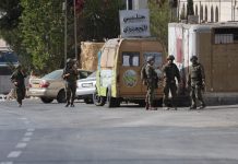 Blitz di Israele in diverse località della Cisgiordania, decine di palestinesi arrestati