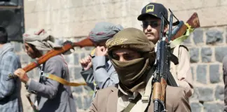 Intercettato e distrutto drone lanciato verso l’Arabia Saudita, in Yemen proteste contro assedio e bombardamenti Houthi