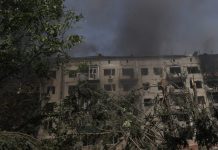 هجوم روسي على منطقة سكنية في خاركيف يخلف قتيلًا و6 مصابين