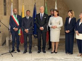 Bari e Lituania unite nel nome di Bona Sforza: svelato bassorilievo al Castello Svevo / Video
