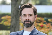 L’attore Davide Iacopini in terapia intensiva: è stato aggredito e preso a calci mentre era in monopattino