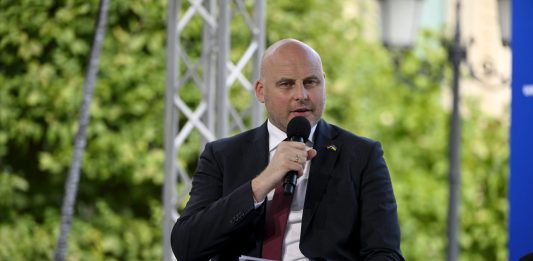 Elezioni parlamentari Lettonia, exit poll: in testa la Lista Unita del premier Kulbergs con il 35,6% dei consensi