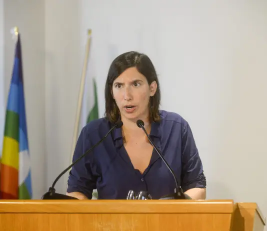 Schlein a Meloni: “Avete fallito, andate a casa”. La replica della premier: “Due settimane per rispondermi con 10 falsità”