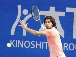 Tennis, Alcaraz trionfa a Tokyo: Lehecka sconfitto in due set