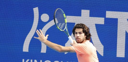 Tennis, Alcaraz trionfa a Tokyo: Lehecka sconfitto in due set