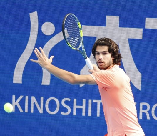 Tennis, Alcaraz trionfa a Tokyo: Lehecka sconfitto in due set