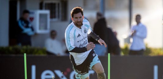Lionel Messi’s final match with Argentina: a 30-meter-long jersey bearing the message “Thank you, Captain” in Rosario
