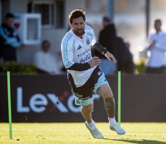 Lionel Messi’s final match with Argentina: a 30-meter-long jersey bearing the message “Thank you, Captain” in Rosario