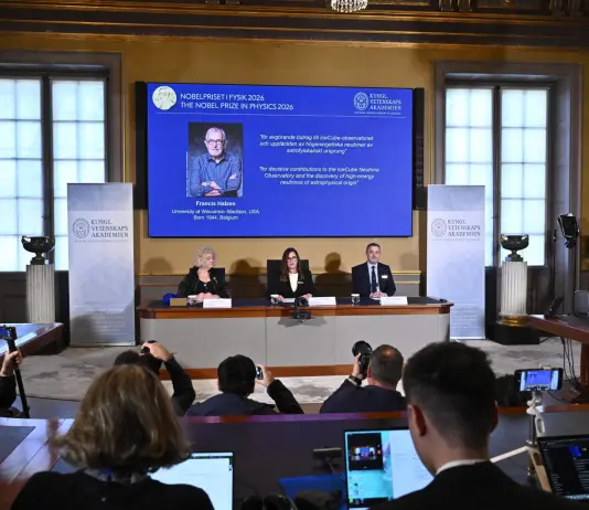Il premio Nobel per la Fisica a Francis Halzen per la scoperta dei neutrini cosmici