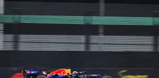 F1, a Singapore Verstappen in pole nella sprint davanti a Russell e Leclerc