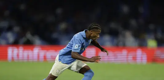 Napoli, si ferma David Neres: lesione di basso grado alla coscia destra