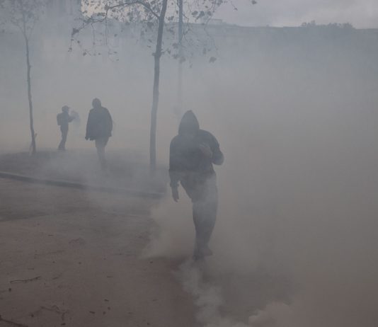 Proteste e scontri in Francia, a Parigi 61 fermi