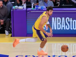 Nba, Minnesota batte gli Heat di Fontecchio e Antetokounmpo. Buona la prima per i Lakers di Doncic