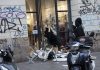 Ancora scontri in centro a Milano, assaltati alcuni negozi. Meloni convoca riunione sull’ordine pubblico