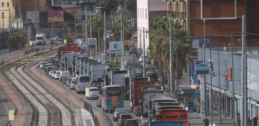 Rimossi nella notte i blocchi stradali dei tir in Campania